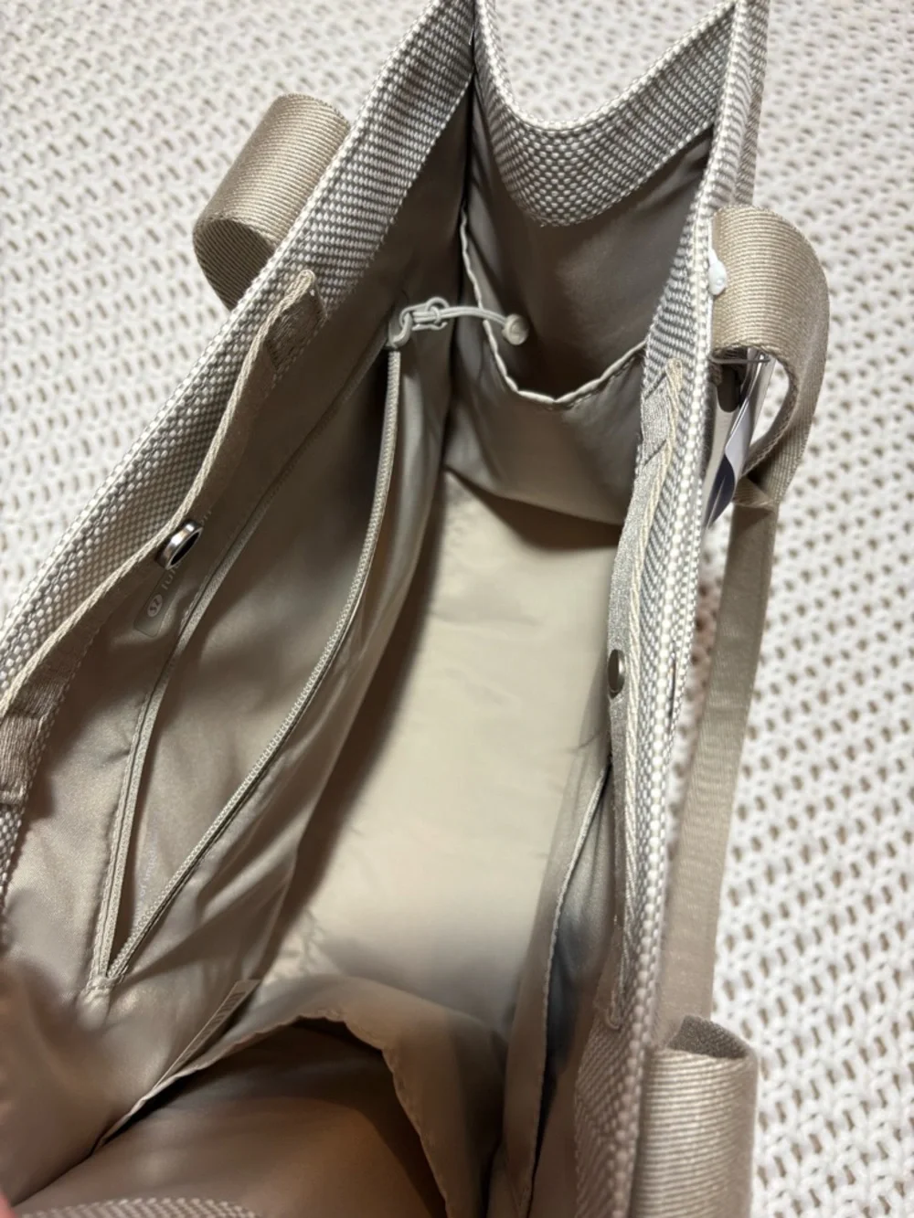 NWT lululemon two tone canvas tote 10L - Picture 13 of 14